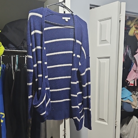 American Eagle Outfitters Sweaters - 3/$15 SALE 👑 Y2k American Eagle Knit Cardigan
